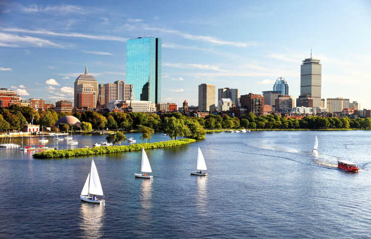 Blick auf die Küstenlinie von Boston - bei einer USA Ostküste Rundreise
