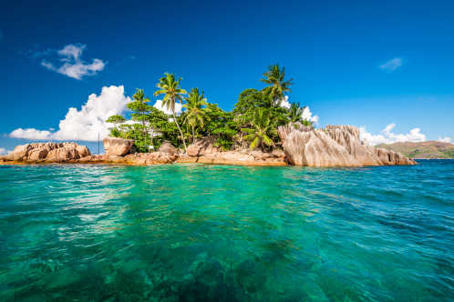 L'île magique de Saint-Pierre, près de Praslin, aux Seychelles