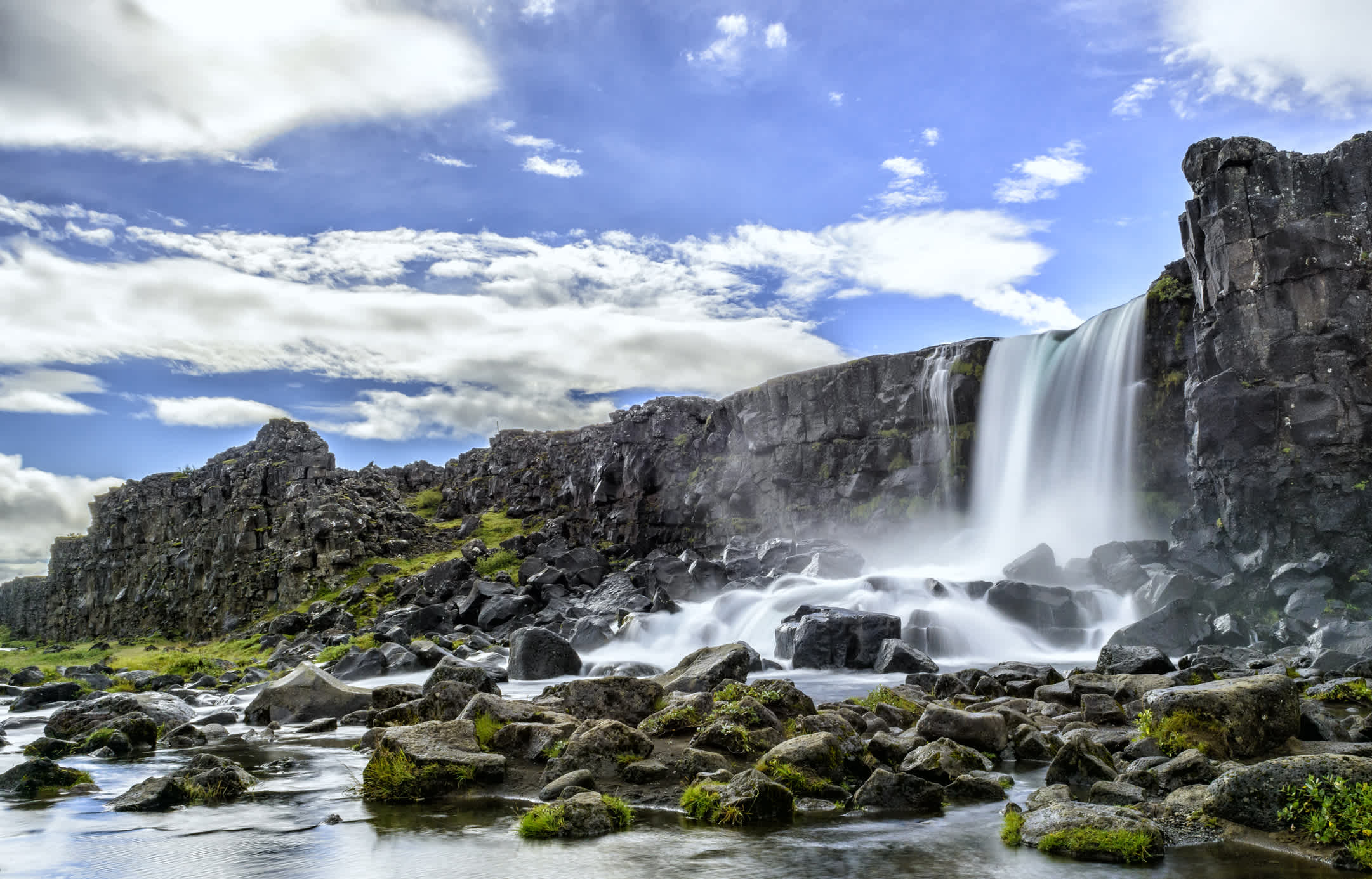 La cascade d'Oxararfoss dans le parc national de Thingvellir, en Islande.

