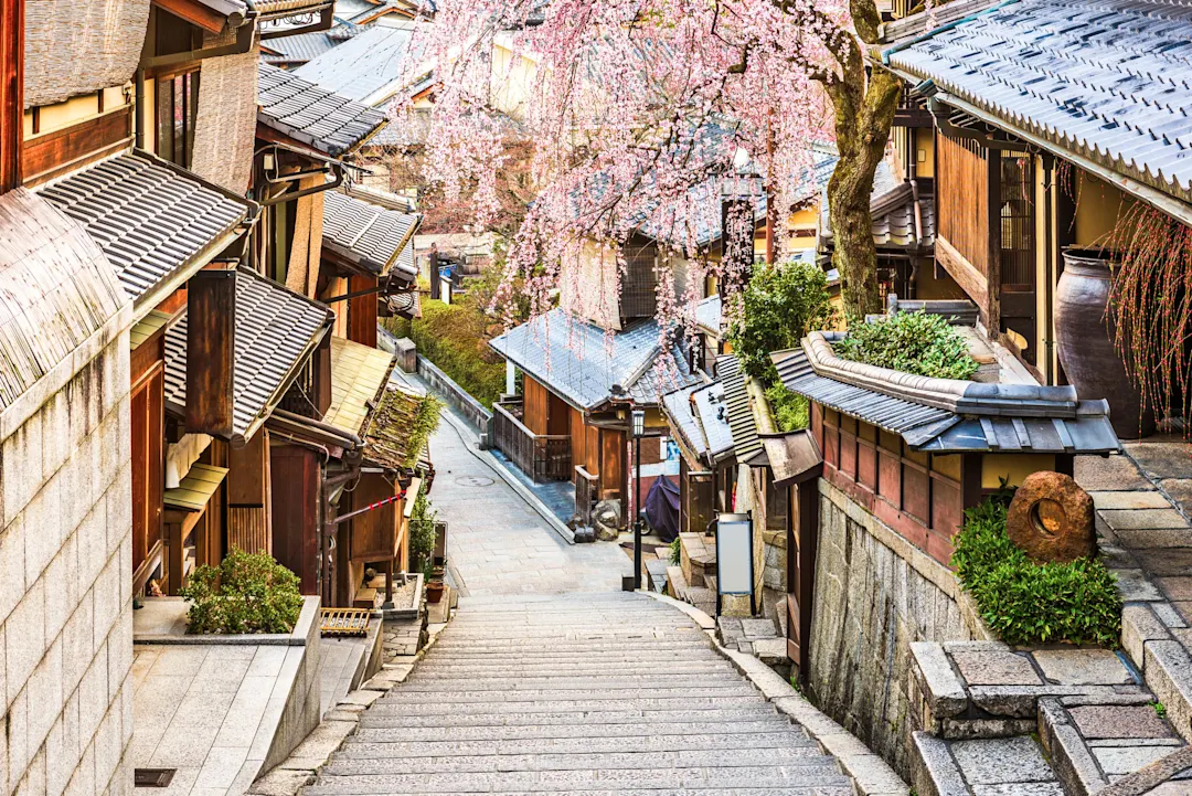 Kyoto, Japan Altstadtstraßen im Frühling