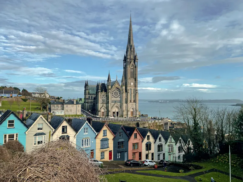 Die sogenannten "Kartendeck" -Häuser, 23 gleiche Häuser auf 23 Ebenen gebaut, Cobh, County Cork