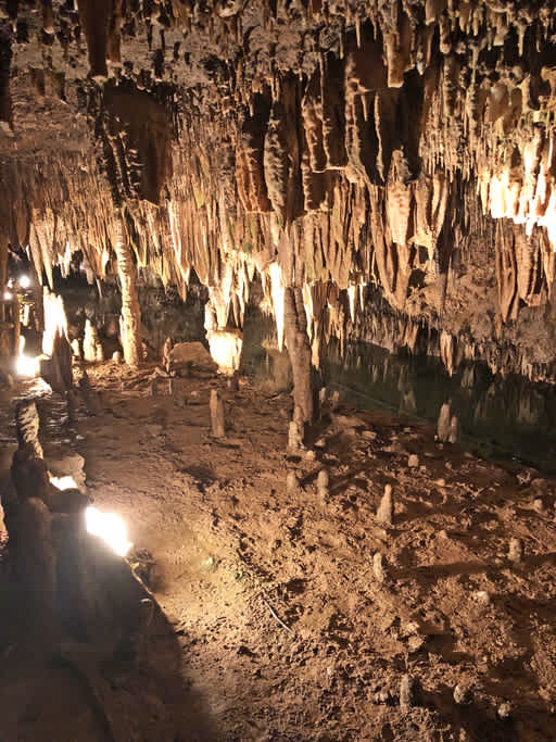 Visitez les impressionnantes grottes de Meramec Caverns lors de votre visite de la Route66.