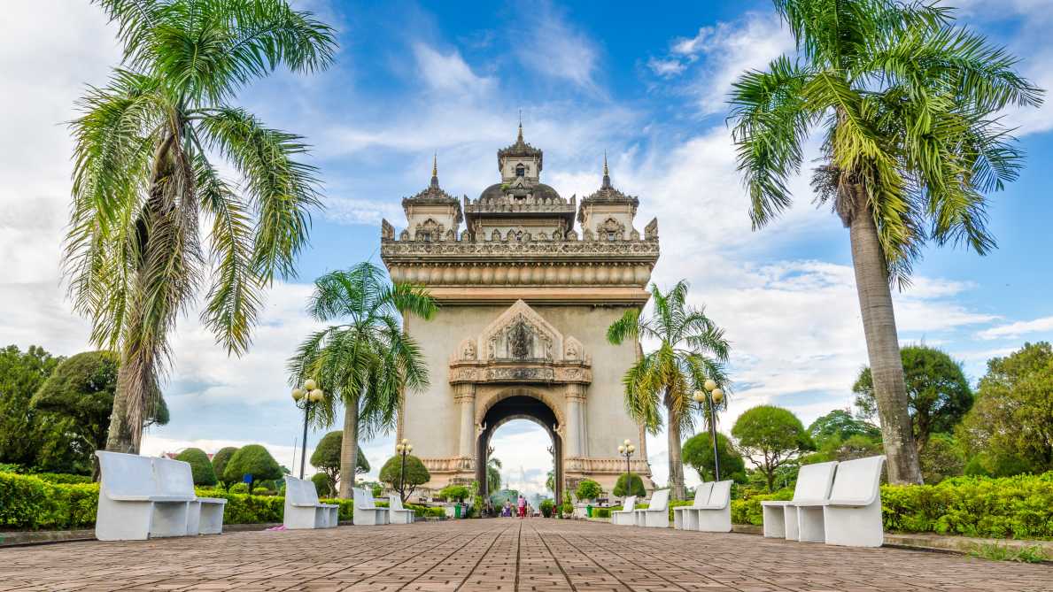 Triumphbogen Patuxai in der Hauptstadt von Laos, Vientiane