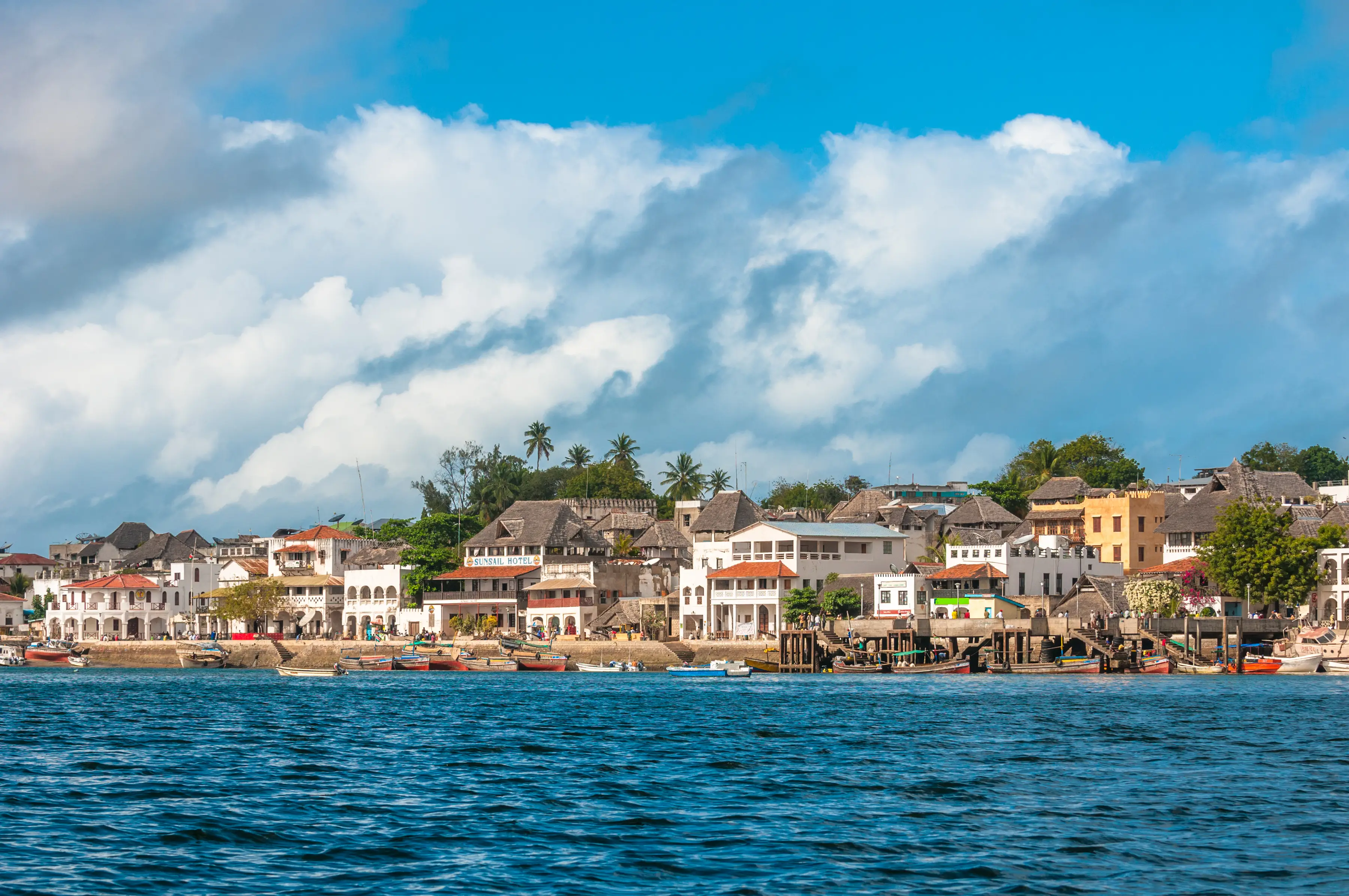 Kenya, Lamu Ville de Lamu vue depuis l'eau, au Kenya