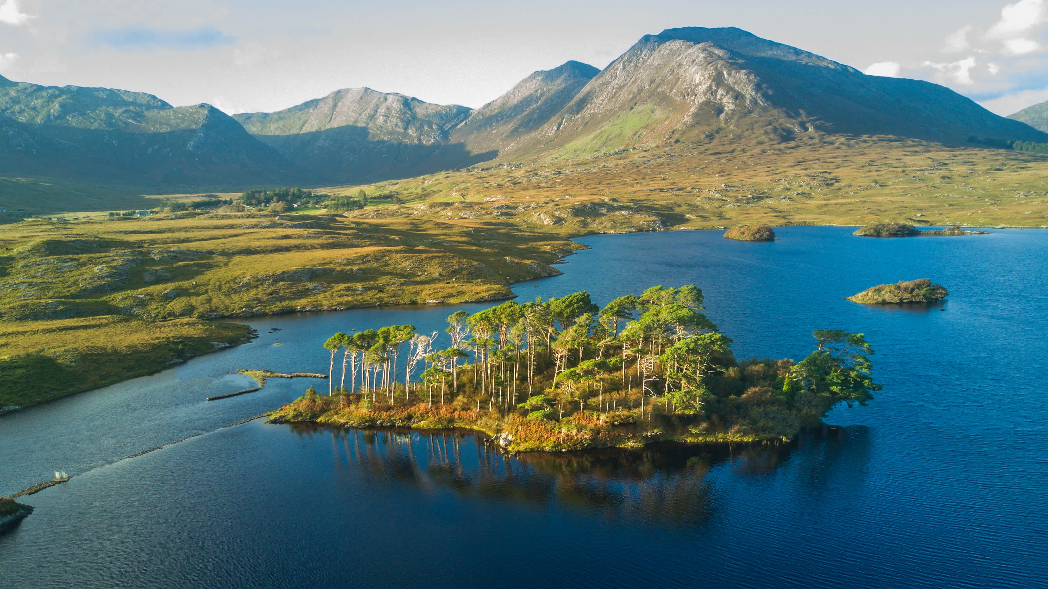 Derryclare Lough, entlang des Wild Atlantic Way, Connemara, Galway, Irland.