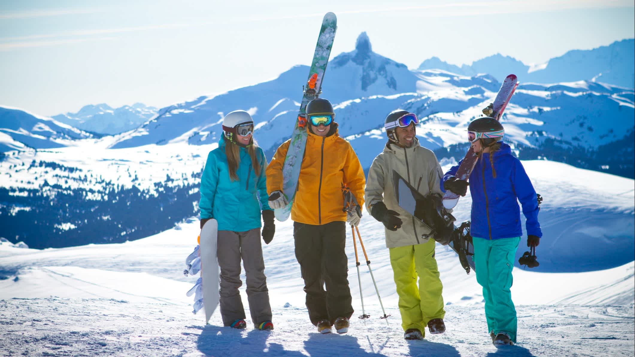 Groupe d'amis dans la station de ski Whistler Blackcomb, BC, Canada.