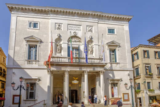 Teatro la Fenice - een cultureel hoogtepunt tijdens uw vakantie in Venetië.