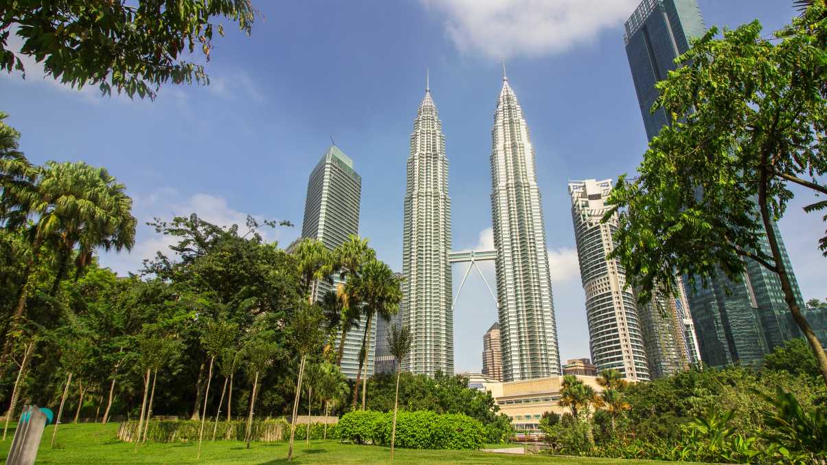 Blick vom KLCC Park auf die Petronas Towers Malaysia