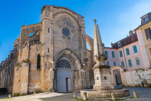 Kirche Notre-Dame in Cluny, Burgund, Frankreich.
