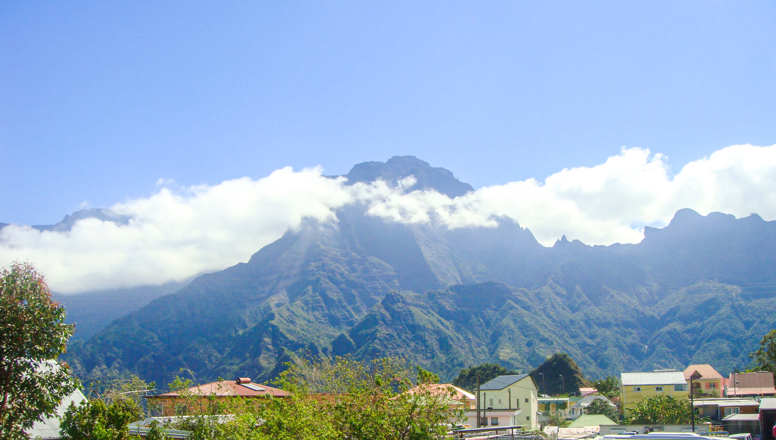 Blick vom Dorf Cilaos auf La Réunion