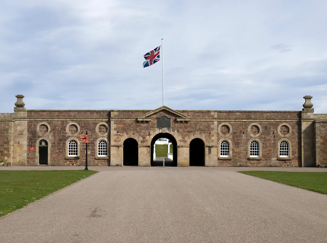 Fort George, Schottland Blick auf die Festung mit Flagge