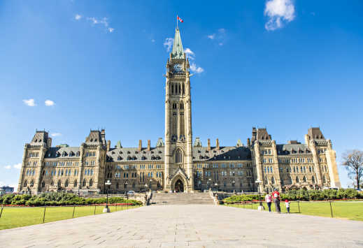 Blick auf das Parlamentsgebäude