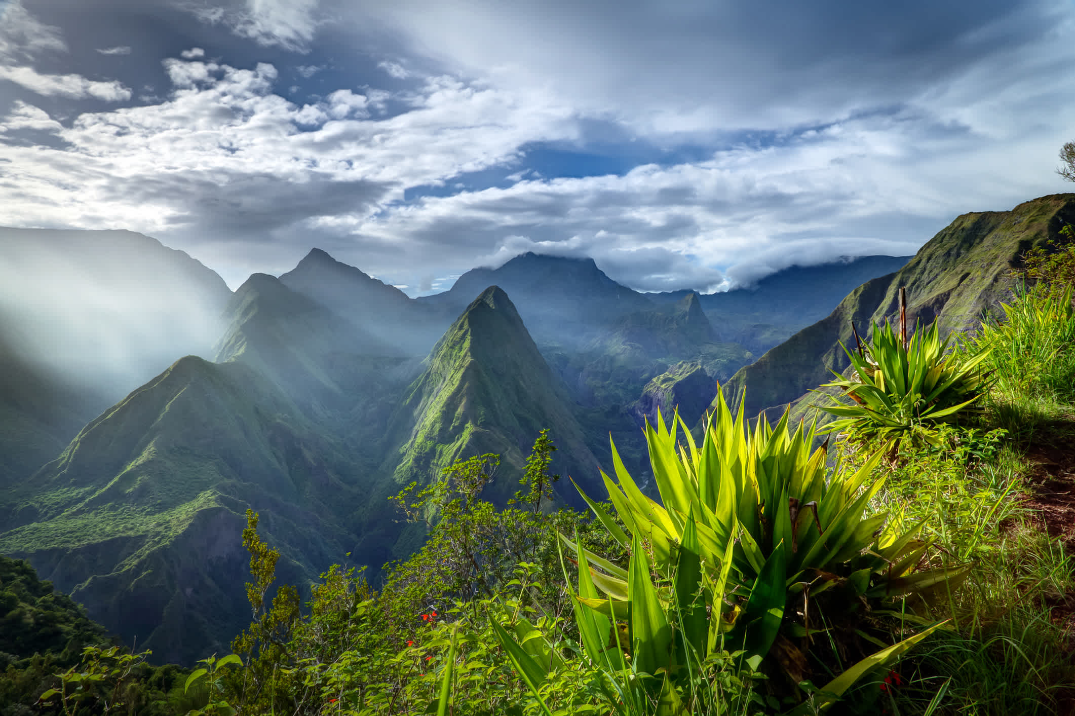 Insel Réunion, Caldera, Cirque de Mafate, Landschaft, Berggipfel