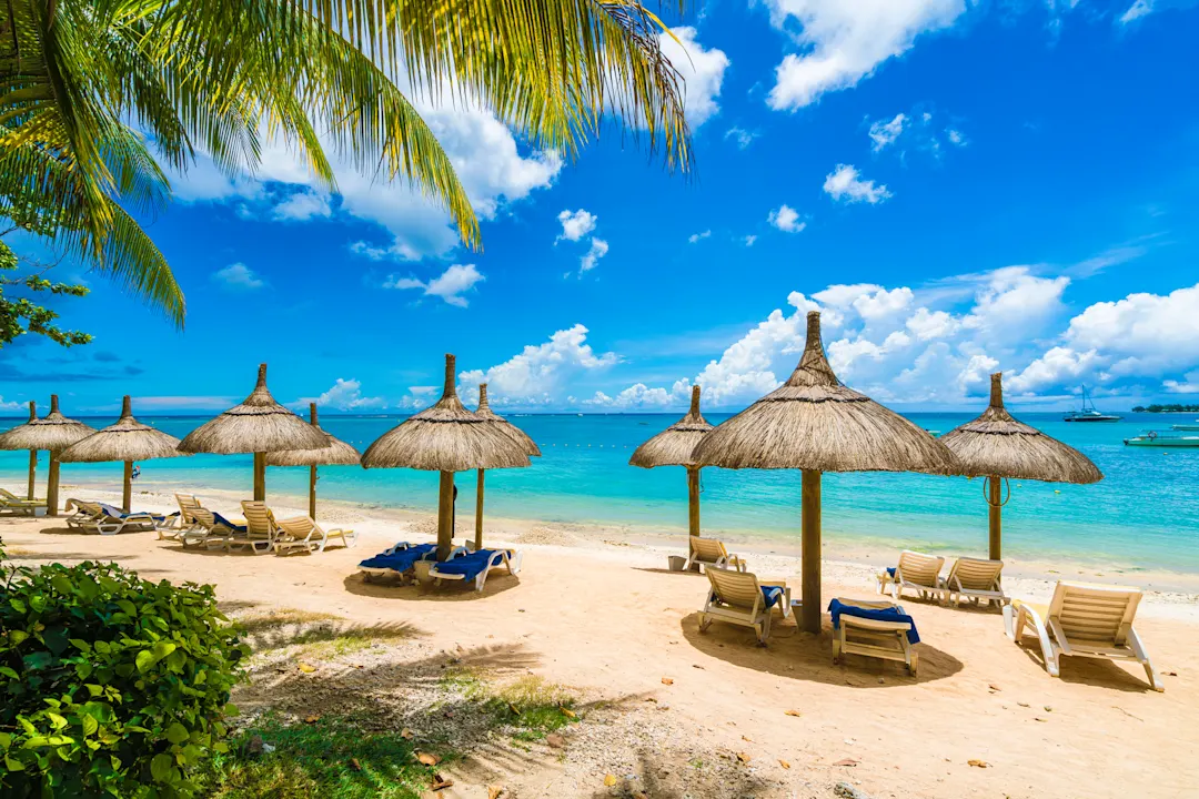 Landschaft mit dem Strand Mont Choisy, Pointe aux Canonniers auf den Mauritius-Inseln.