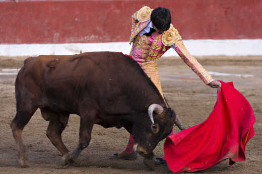 Ein Stierkampf zählt zu einem besonderen Erlebnis während eines Spanien Urlaubs.