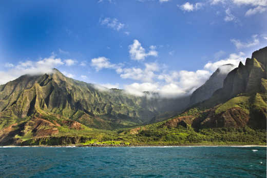Vue pittoresque sur la côte de Na Pali et le canyon de Waimea à Kauai, Hawaï.