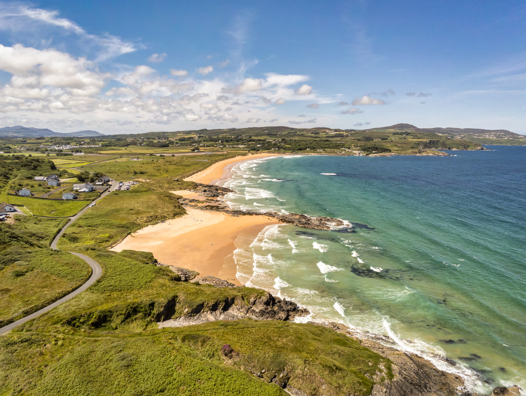 Vue aérienne d'une plage de Donegal, en Irlande