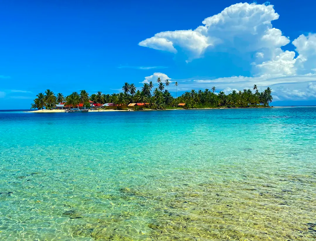 Perro Chico, San Blas Islands, Panama Türkisblaues, flaches Meer