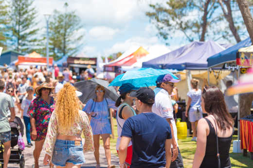 Planen Sie Ihre Reise nach Byron Bay während des Bluesfestes und genießen Sie fünf Tage voller Musik.