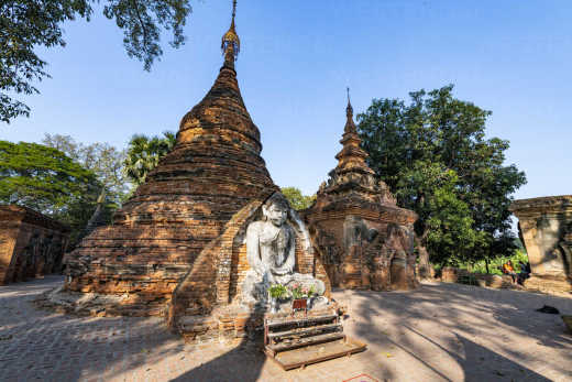 Tempelanlagen bei einer Inwa Reise in Myanmar erleben