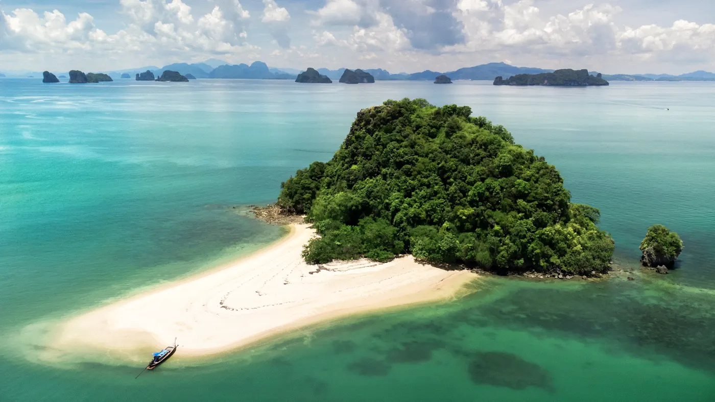 Thailand, Krabi, Koh Hong Grüne Lagune und weißer Sandstrand in der Nähe der Insel Koh Hong, Provinz Krabi, Thailand.