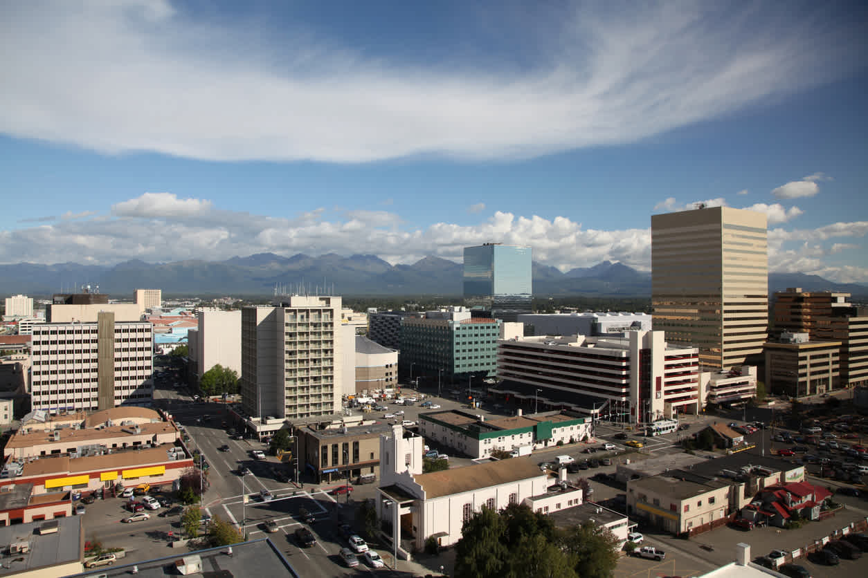 Blick auf die Skyline von Anchorage in Alaska