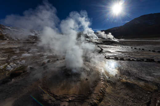 Profitez de votre voyage à San Pedro de Atacama pour aller observe l'un des geysers les plus connus de la région à proximité du volcan El Tatio.