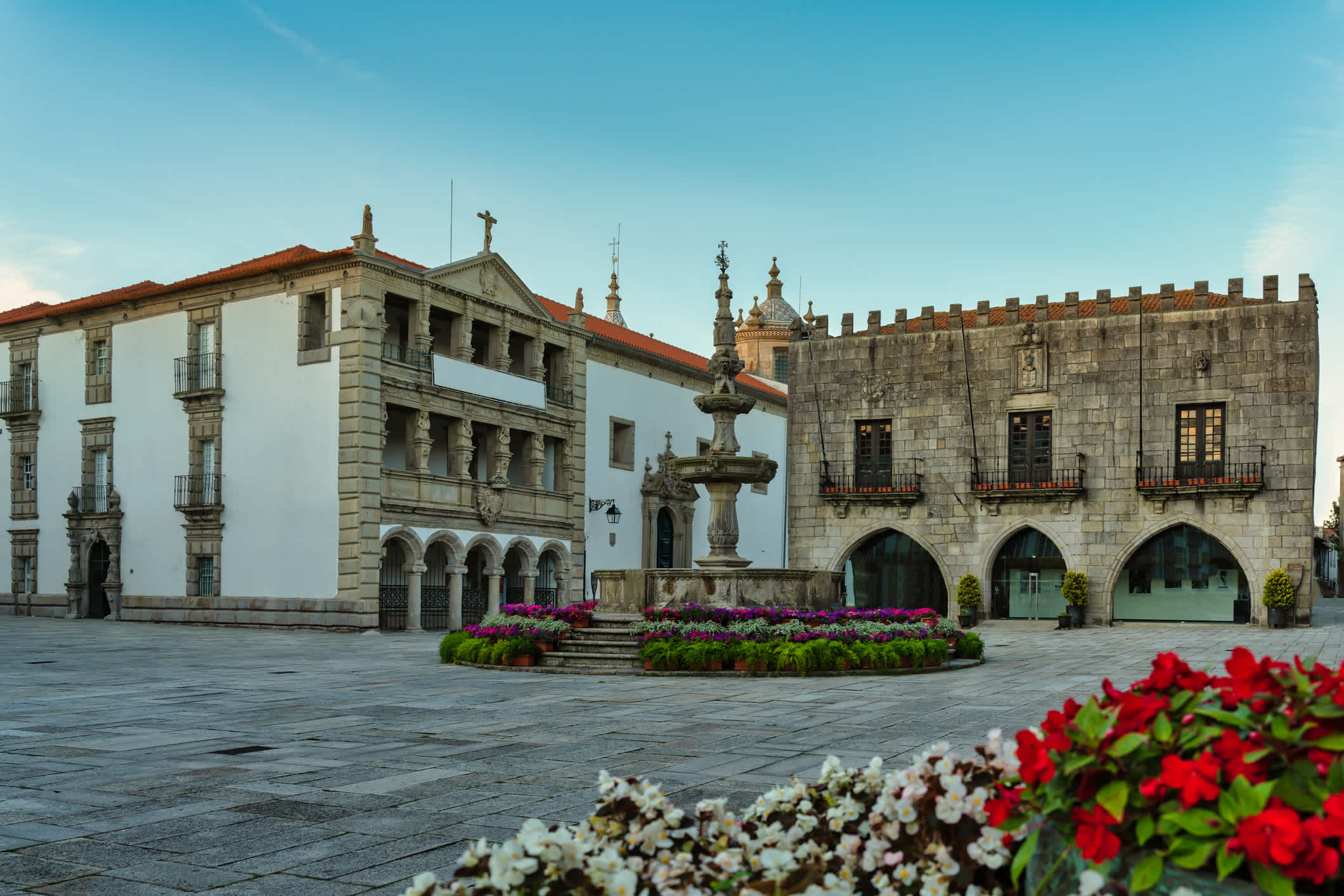 Der Blick auf dem República Platz in Viana do Castelo, Portugal

