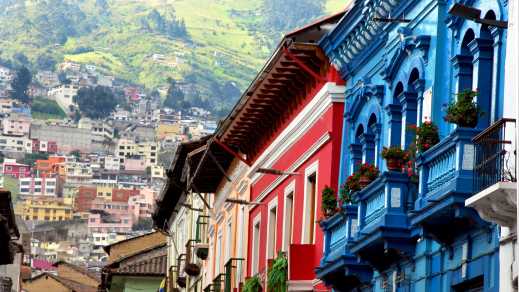Bunte Häuserfassaden in Quito Ecuador