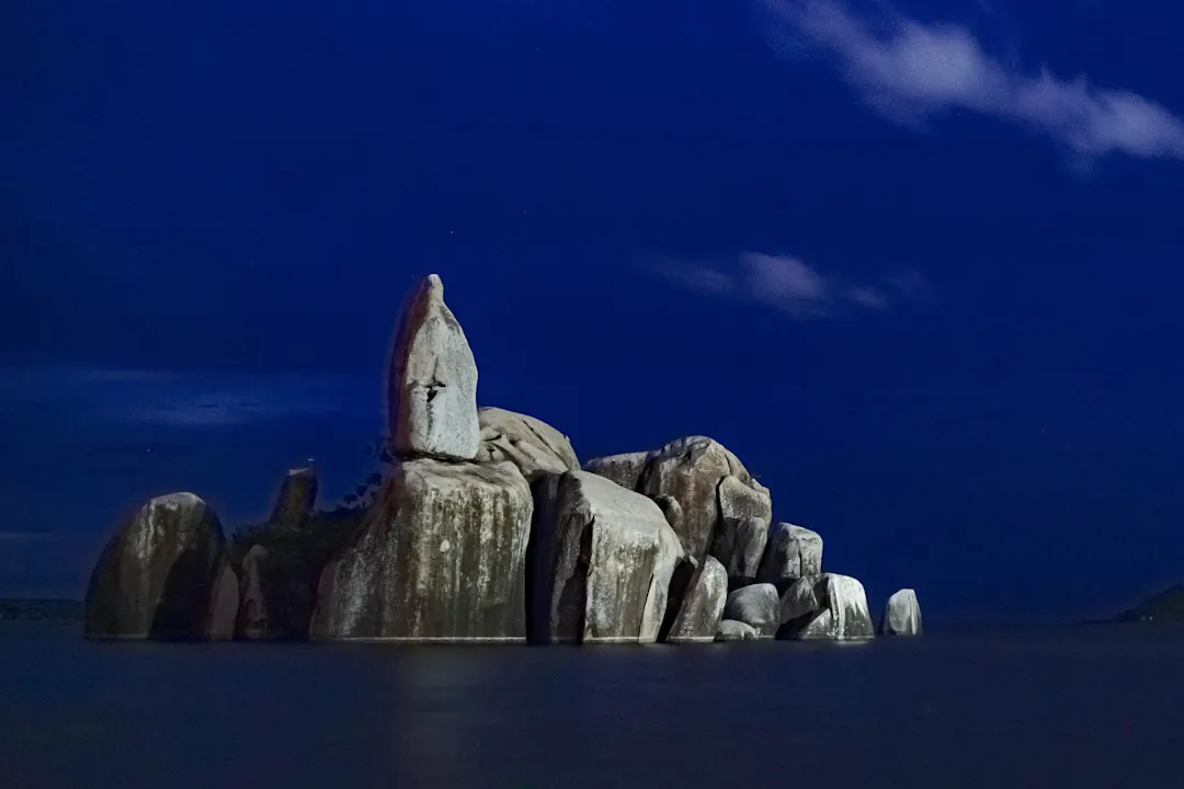 Tanzania, Mwanza Bismarck Rock bei Nacht, Mwanza, Tanzania.