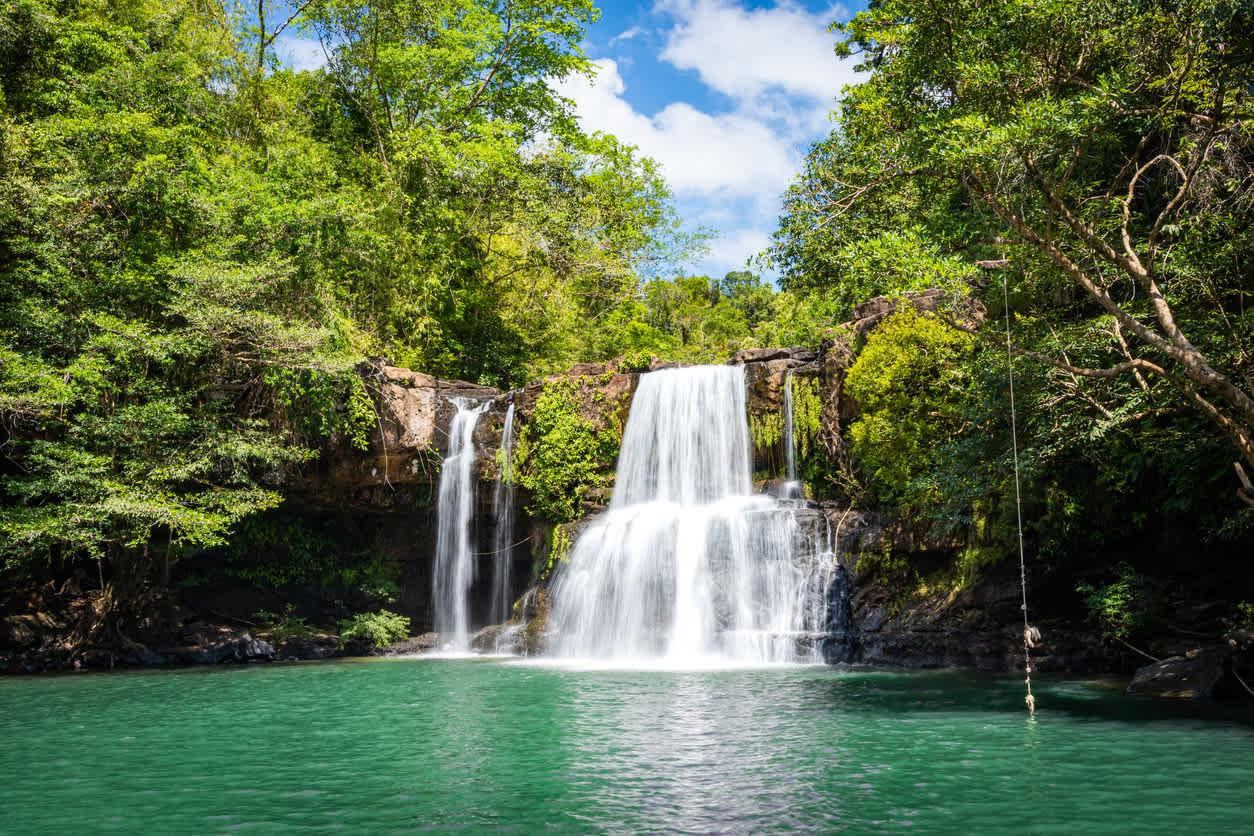 Wasserfall im thailändischen Dschungel