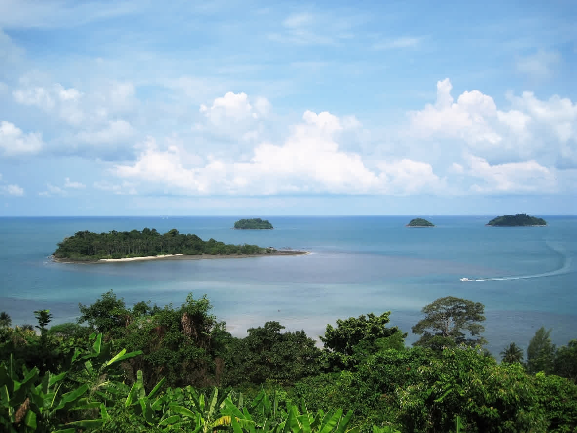 Tropische Insel im Meer, Kai Bae Viewpoint