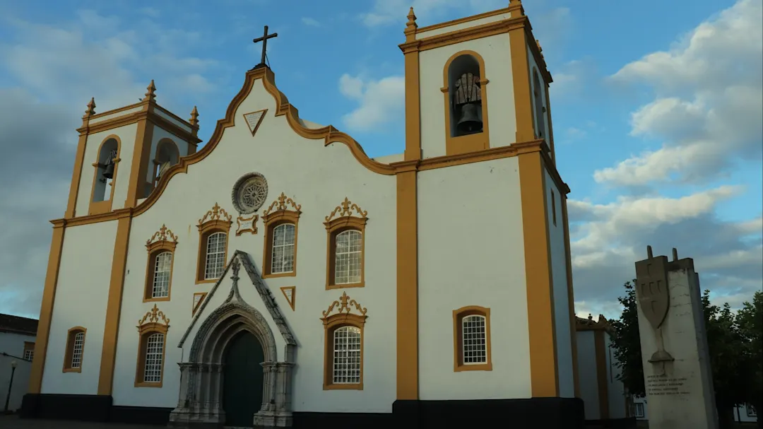 Azoren Praia Cathedral Iglesia de Santa Cruz im Hafen Praia da Vitória, Terceira auf den Azoren, Portugal