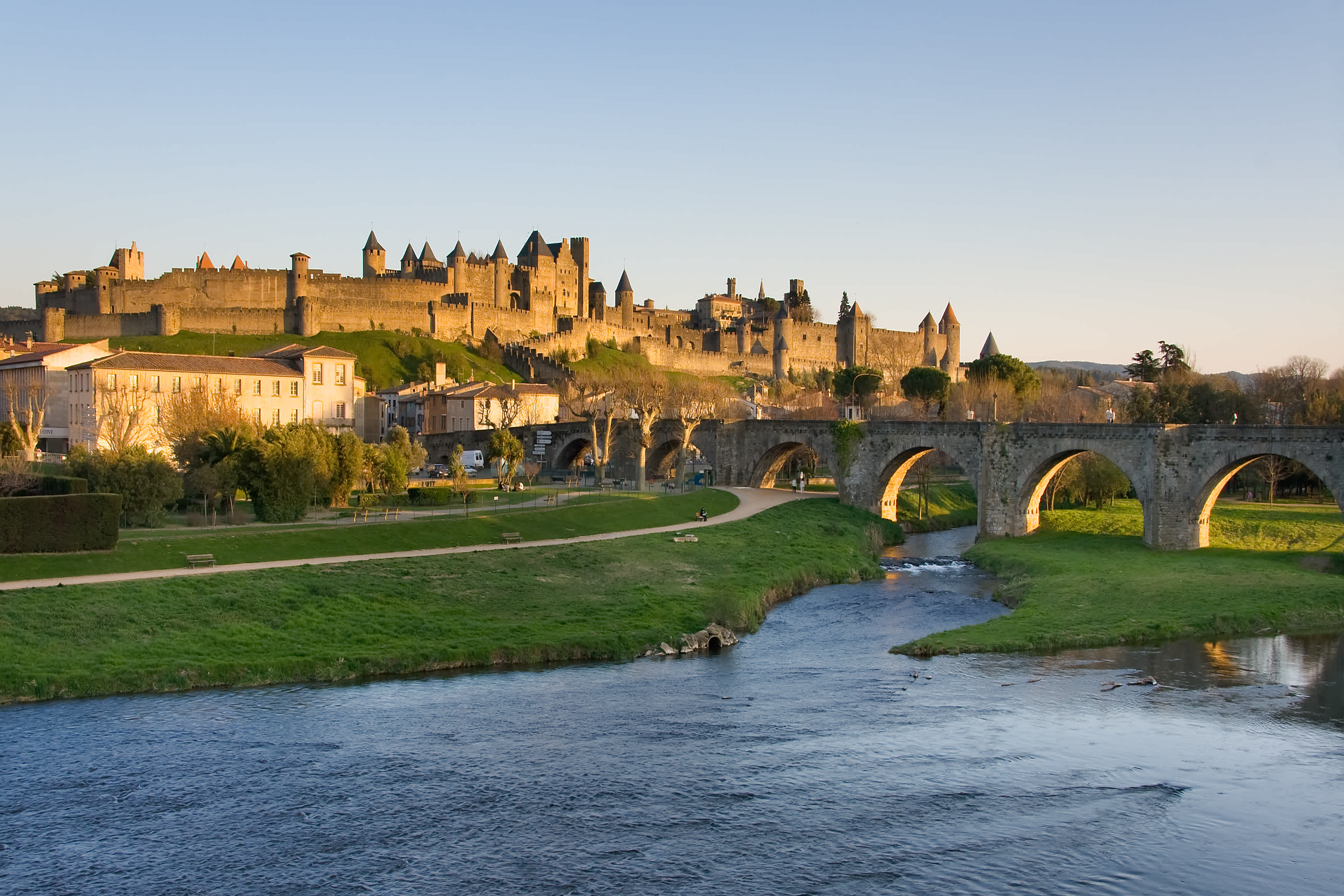 Découvrez une Cité Médiévale incroyable pendant votre séjour à Carcassonne.