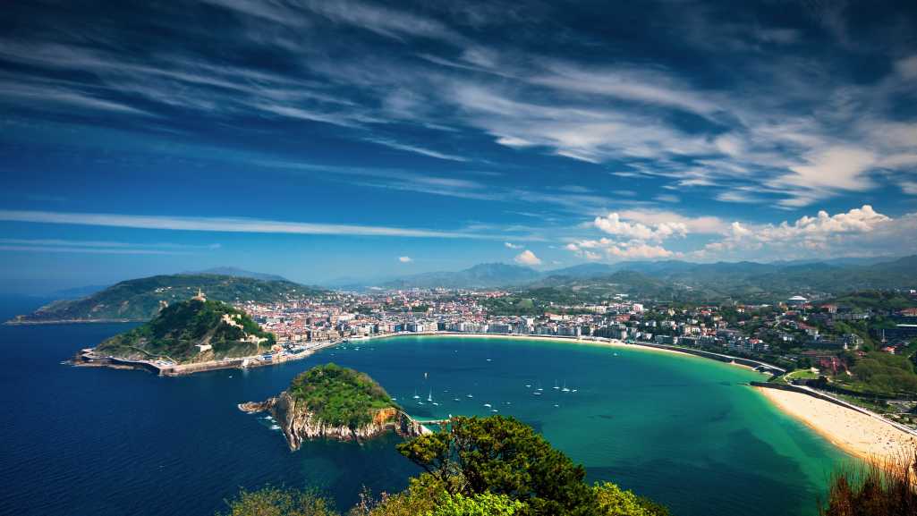 Discover San Sebastian and the beautiful coastline on a Northern Spain tour