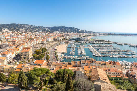 Besuchen Sie den Alten Hafen während Ihres Urlaubs in Cannes.