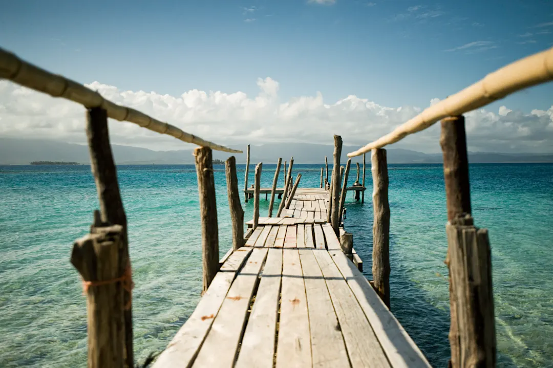 Steg, der ins Meer führt, San Blas-Inseln