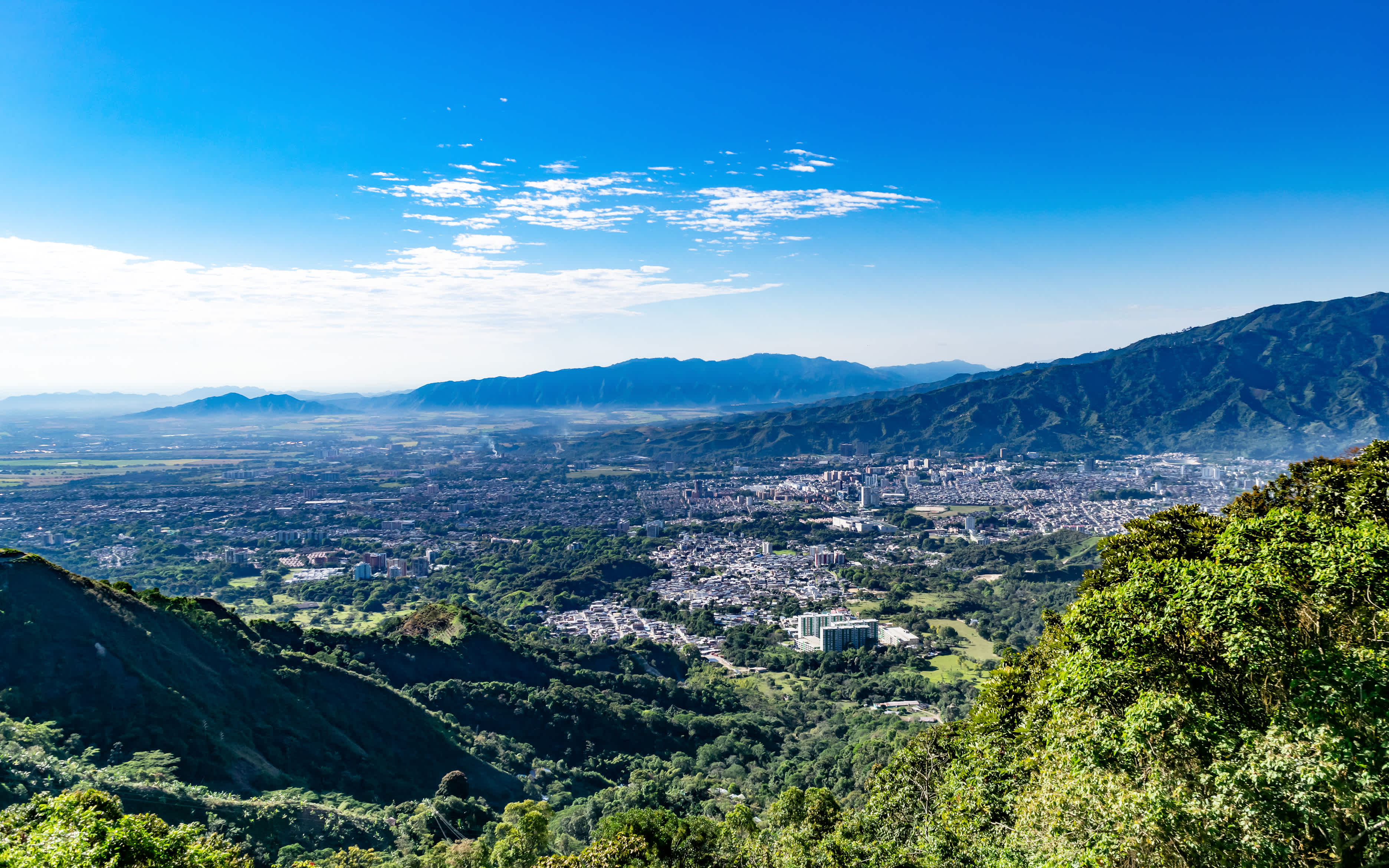 Hohe Aussicht von den Bergen der Stadt Ibague Tolima in Kolumbien