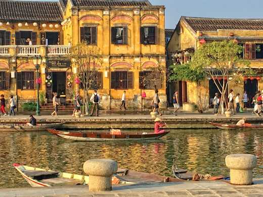 Visiter Hoi An et sa vieille ville pendant votre voyage.