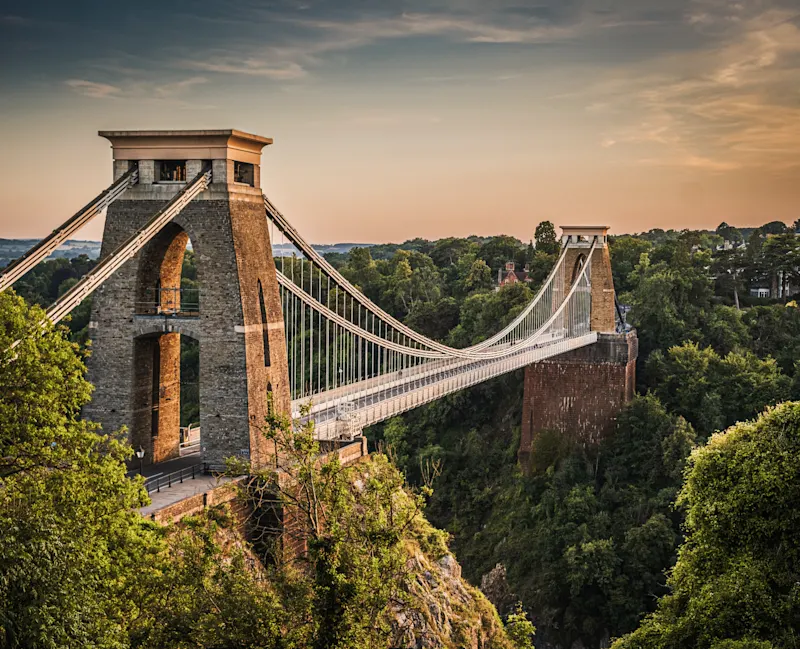 Bristol, England, Vereinigtes Königreich Blick auf die Hängebrücke bei Sonnenuntergang, Bristol, England