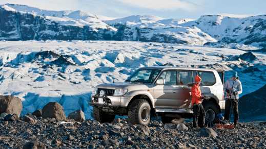 Discover glaciers, the Golden Circle, and other natural wonders on an Iceland road trip 