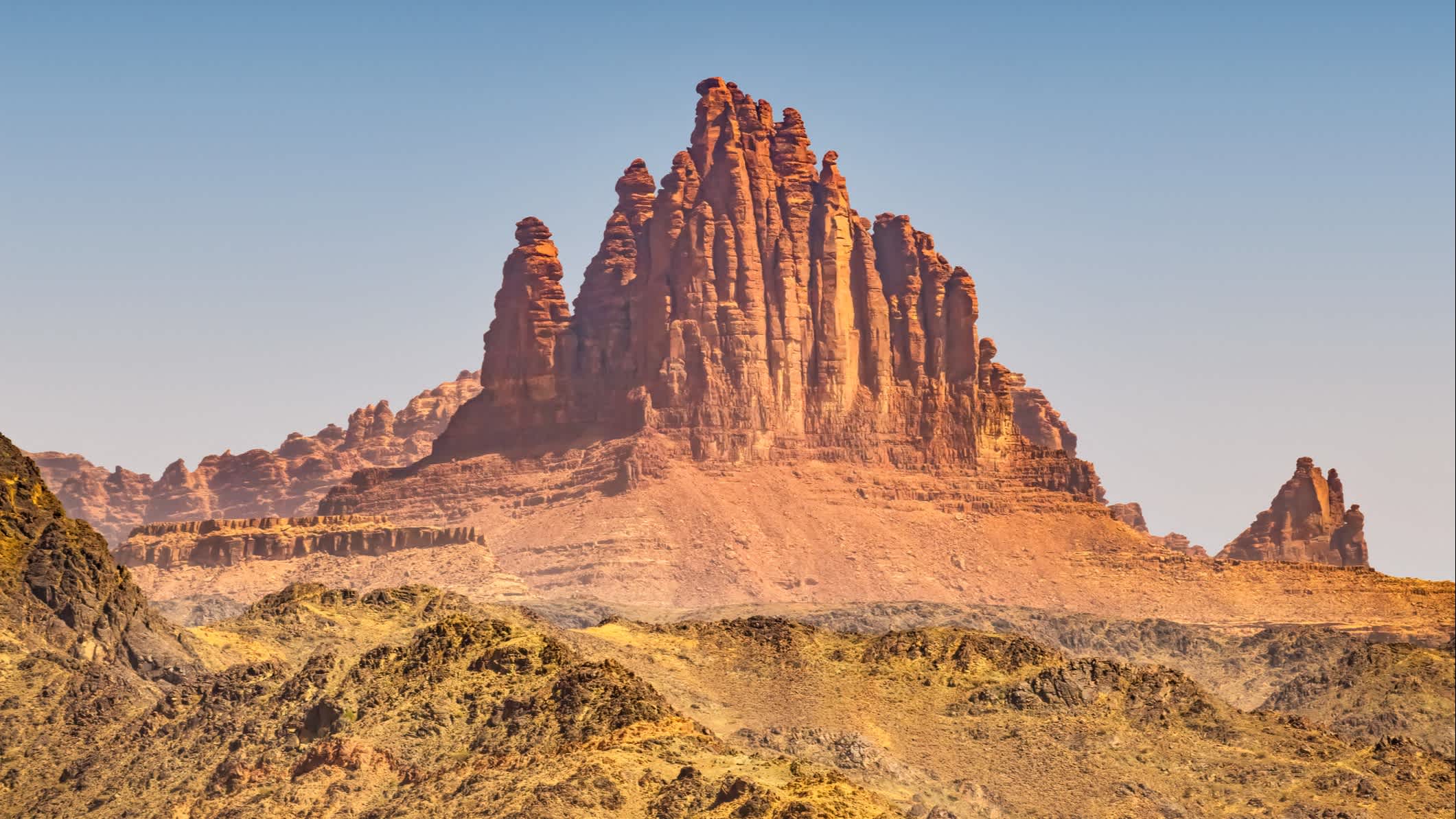Roter Sandstein auf Wadi Al Disah, Tabuk Provinz, Saudi-Arabien.