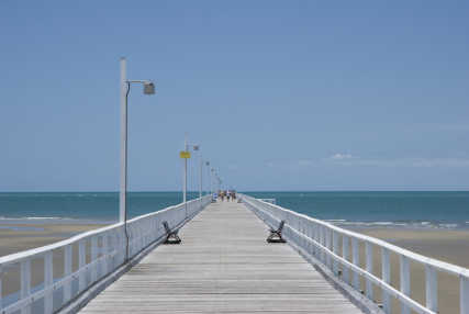 A 300km de Brisbane, visitez Hervey Pier pendant votre road trip en Australie un point de départ idéal vers Fraser Island.