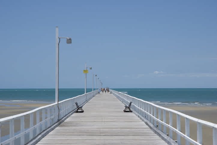 Visite de Hervey Pier pendant votre road trip en Australie, point de départ idéal vers Fraser Island.