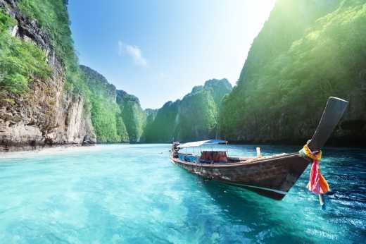 Visit the blue waters of Halong Bay on a dream Vietnam tour 