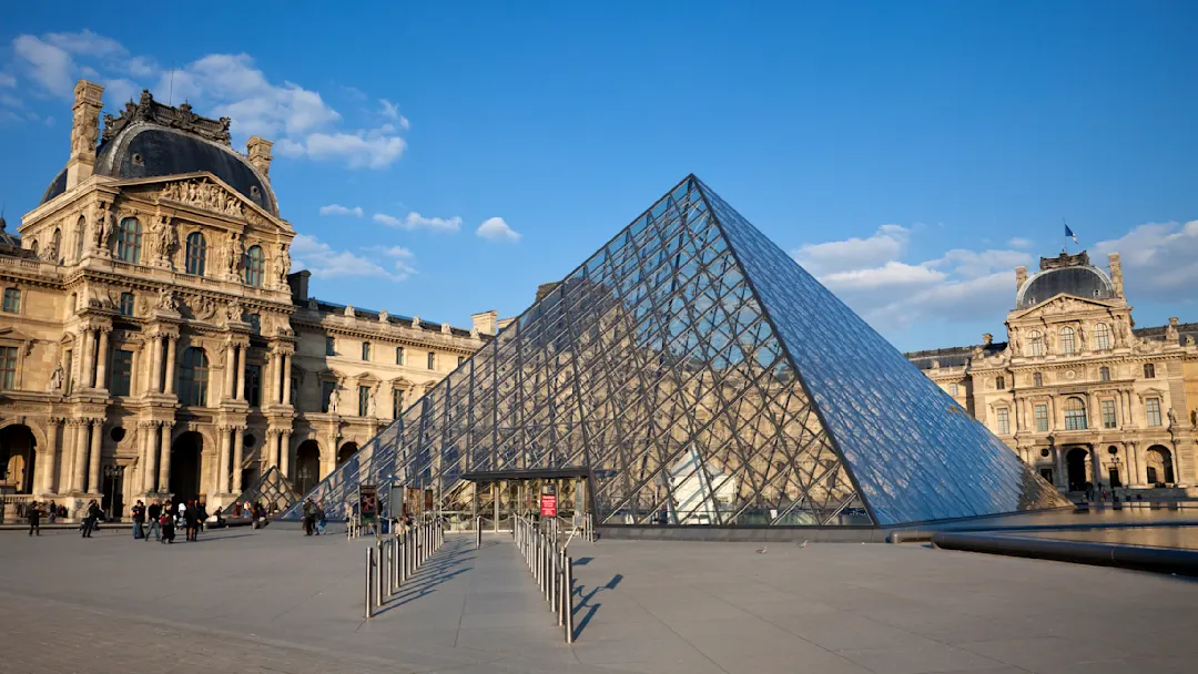Louvre Museum in Paris - ein Muss bei Ihrem Paris Urlaub.