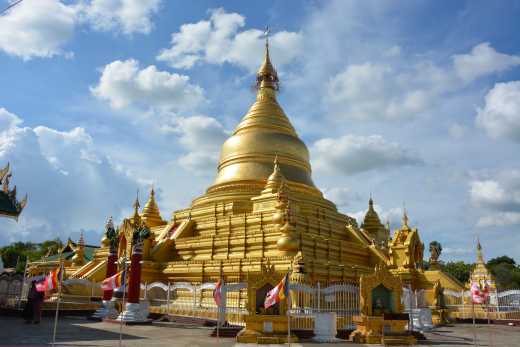 Kuthodaw Pagode is een must tijdens een vakantie in Mandalay