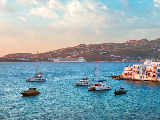 Cyclades Itinerary: Athens, Mykonos & Syros 