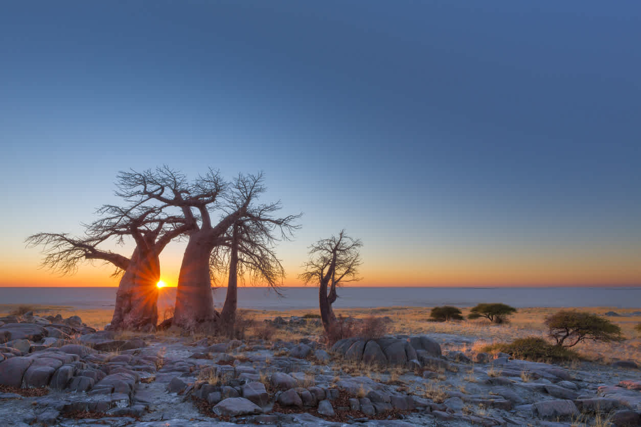 Sonnenaufgang im Kubu Island