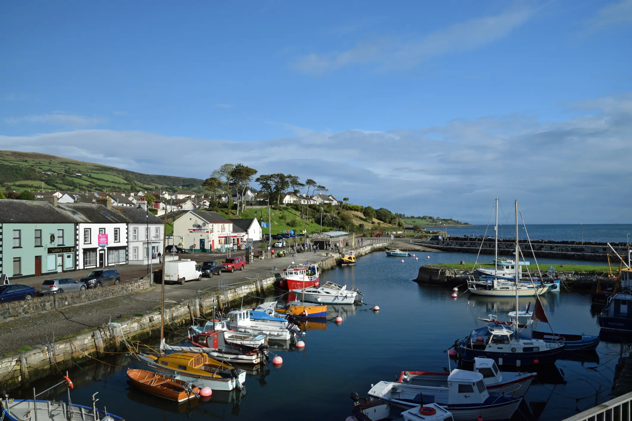 Millport, Great Cumbrae, Schottland Der Hafen in Millport, Great Cumbrae, Schottland.